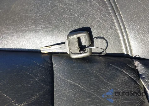 1998 Volvo V70 z USA, uszkodzony, nr VIN YV1LW5649W2450367